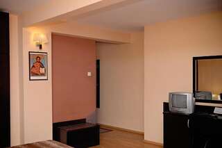 Отель Family Art-Hotel Zora Vratsa Двухместный номер с 1 кроватью или 2 отдельными кроватями-14